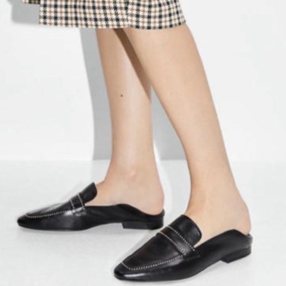 Zara Women Soft leather loafers with micro-studs - Picture 3 of 11